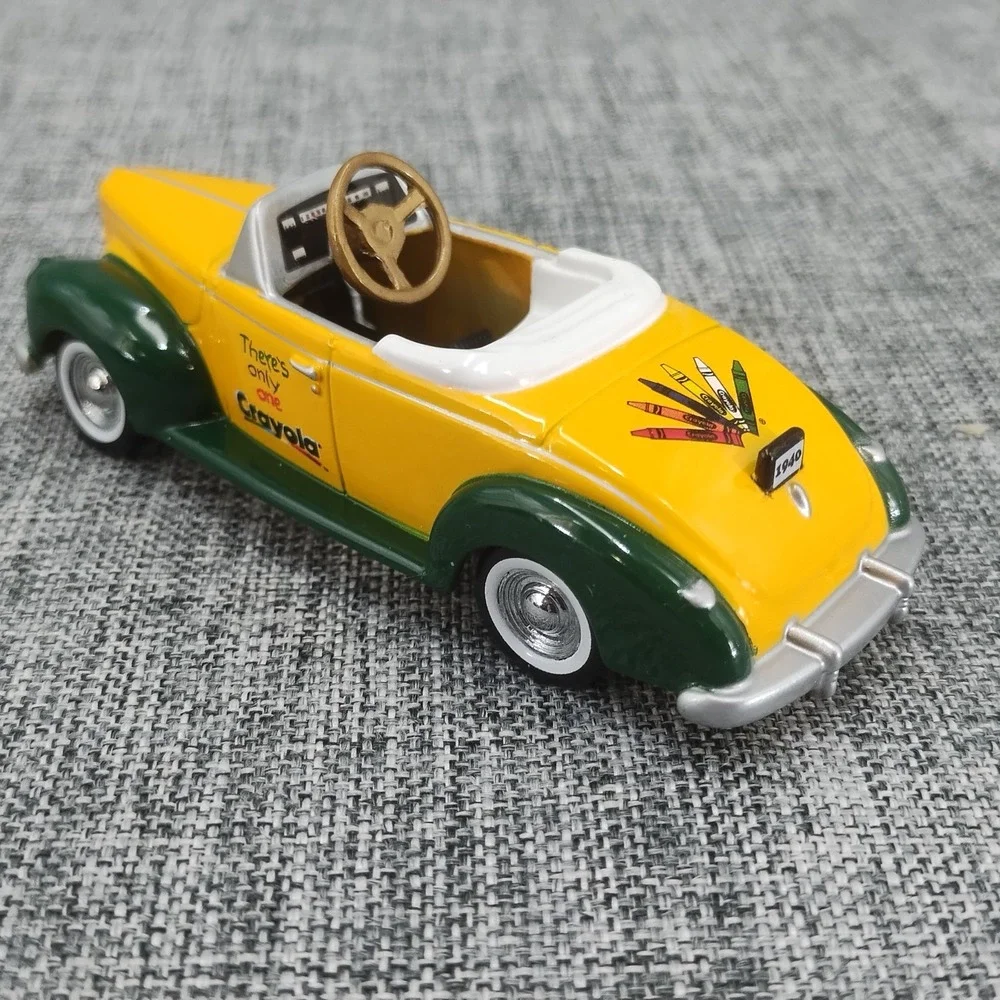 Crayola Gearbox Diecast 1940 Ford Deluxe Yellow Pedal Driven Car 1998